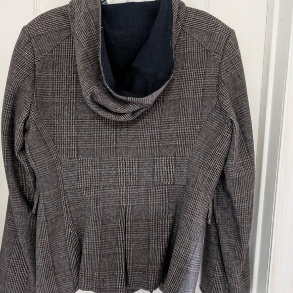 Winter jacket - Picture 2 of 2